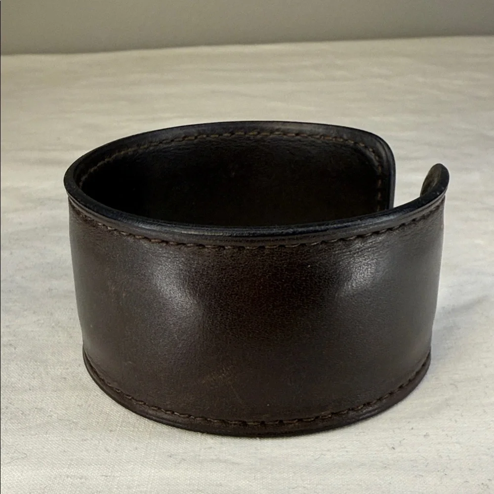 Hermès Leather Cuff Bracelet – Brown [F, 2002]
